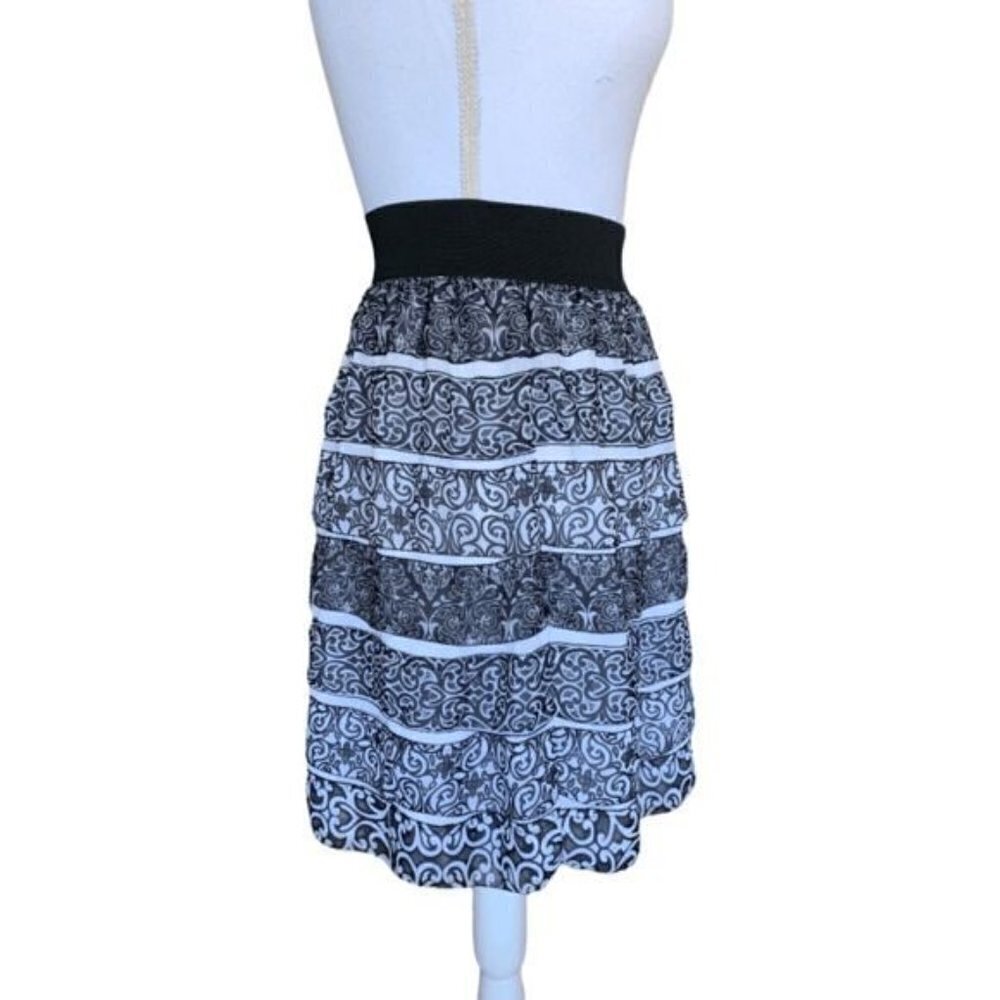 White House Black Market Skirt Size XXS Tiered Ruffle Black White Elastic Waist - Picture 2 of 11